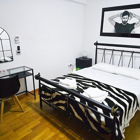 Nicko'S Room Piraeus Exterior photo